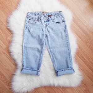 Light Capri Jeans w/ Distressing & Embroidery